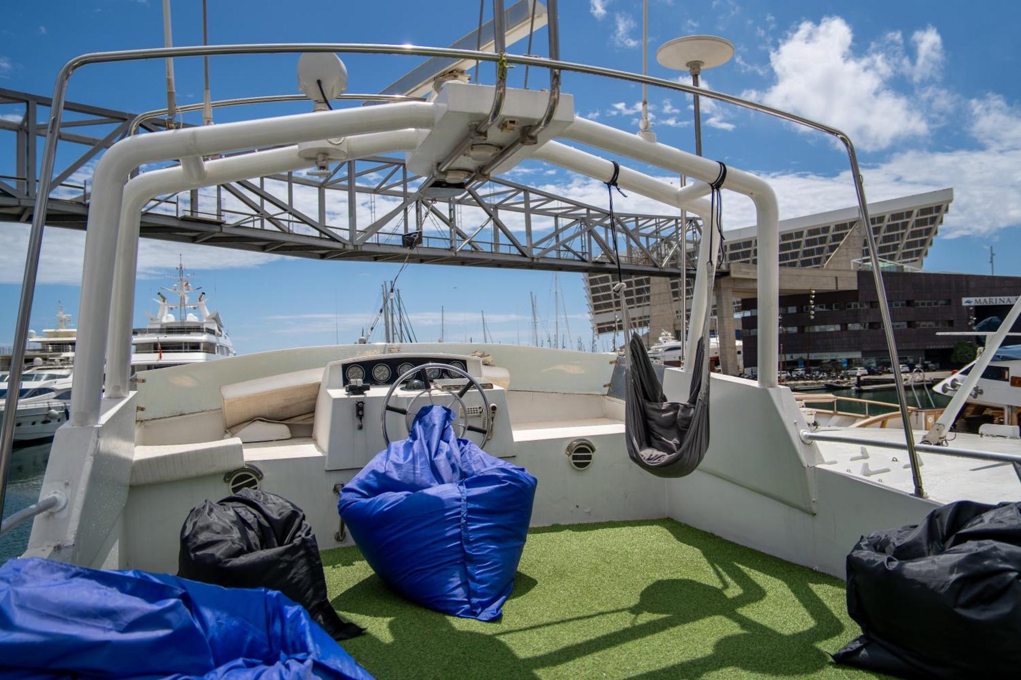 Boat Aloha Hotel Sant Adria de Besos Exterior photo